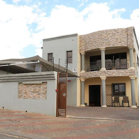 Coco Palm Bed & Breakfast Windhoek Exterior photo