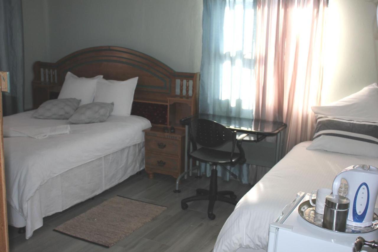 Coco Palm Bed & Breakfast Windhoek Exterior photo