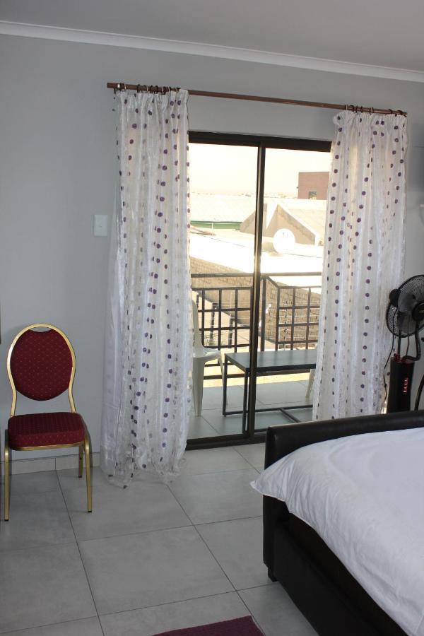 Coco Palm Bed & Breakfast Windhoek Exterior photo