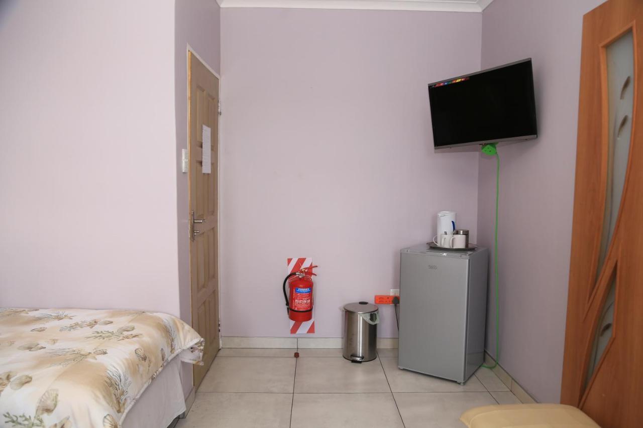 Coco Palm Bed & Breakfast Windhoek Exterior photo