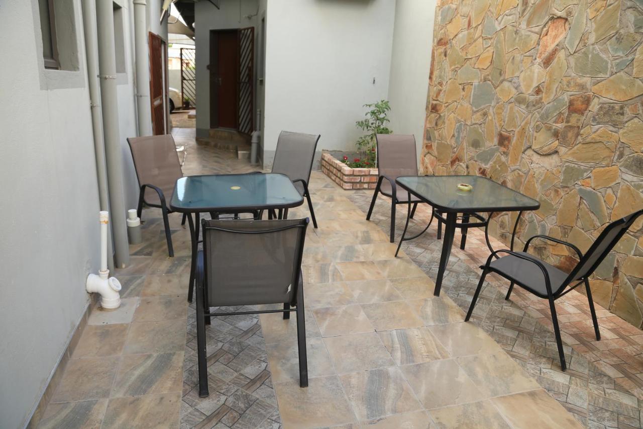 Coco Palm Bed & Breakfast Windhoek Exterior photo